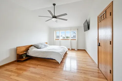96 Alexandra Court Mundelein IL 60060