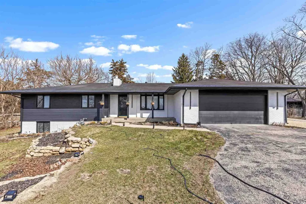 7010 Prairie Hill Road South Beloit IL 61080