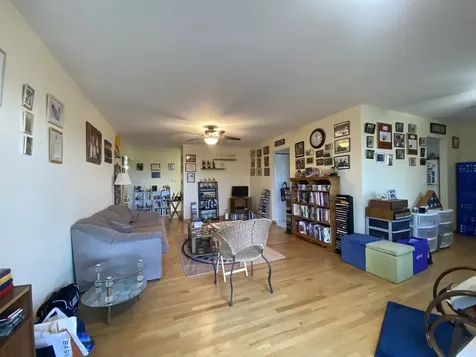 9375 Landings Lane Des Plaines IL 60016
