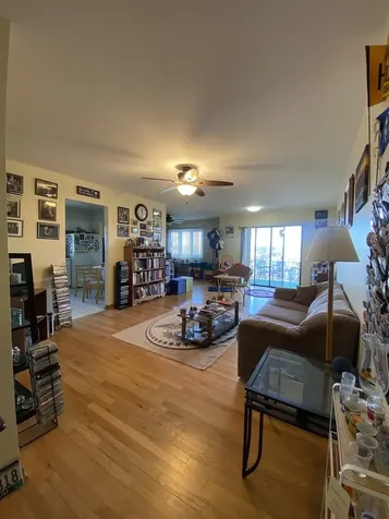 9375 Landings Lane Des Plaines IL 60016