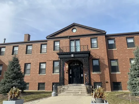 9375 Landings Lane Des Plaines IL 60016