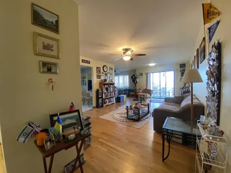 9375 Landings Lane Des Plaines IL 60016