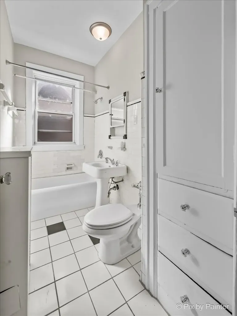 835 East 49th Street Chicago IL 60615