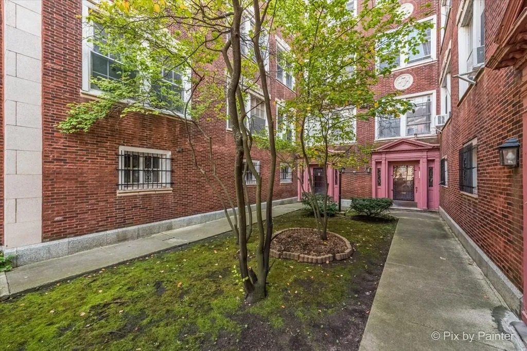 835 East 49th Street Chicago IL 60615