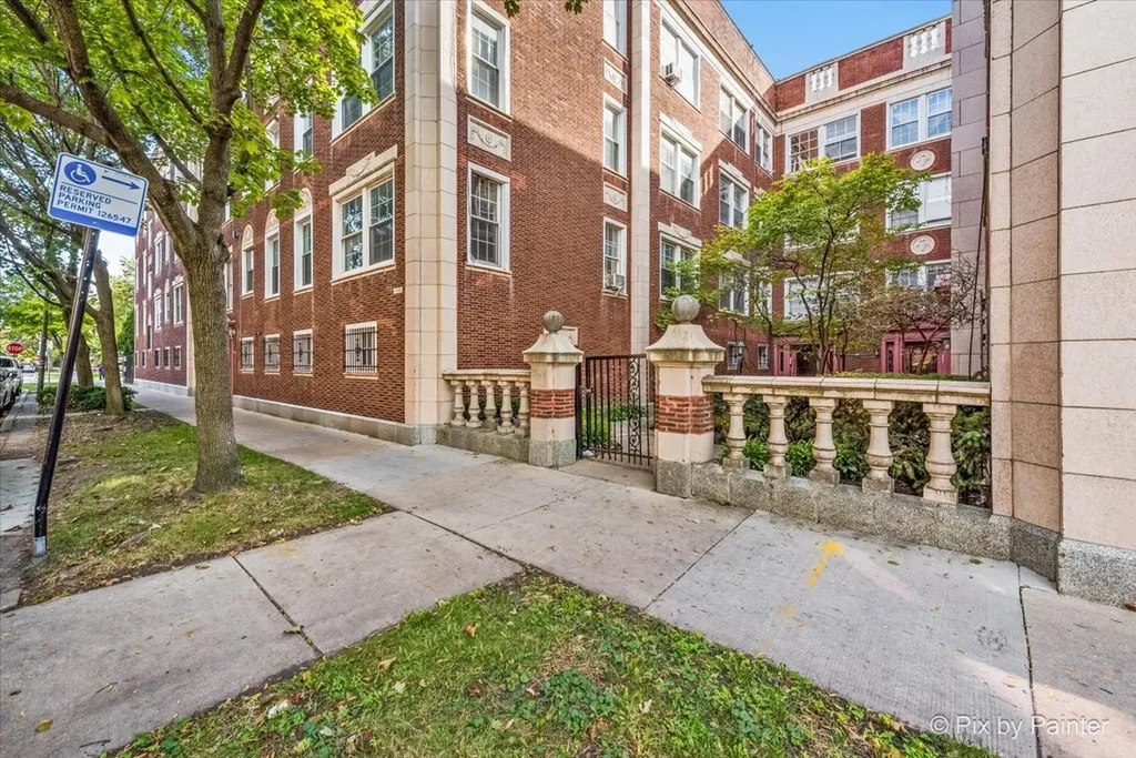 835 East 49th Street Chicago IL 60615