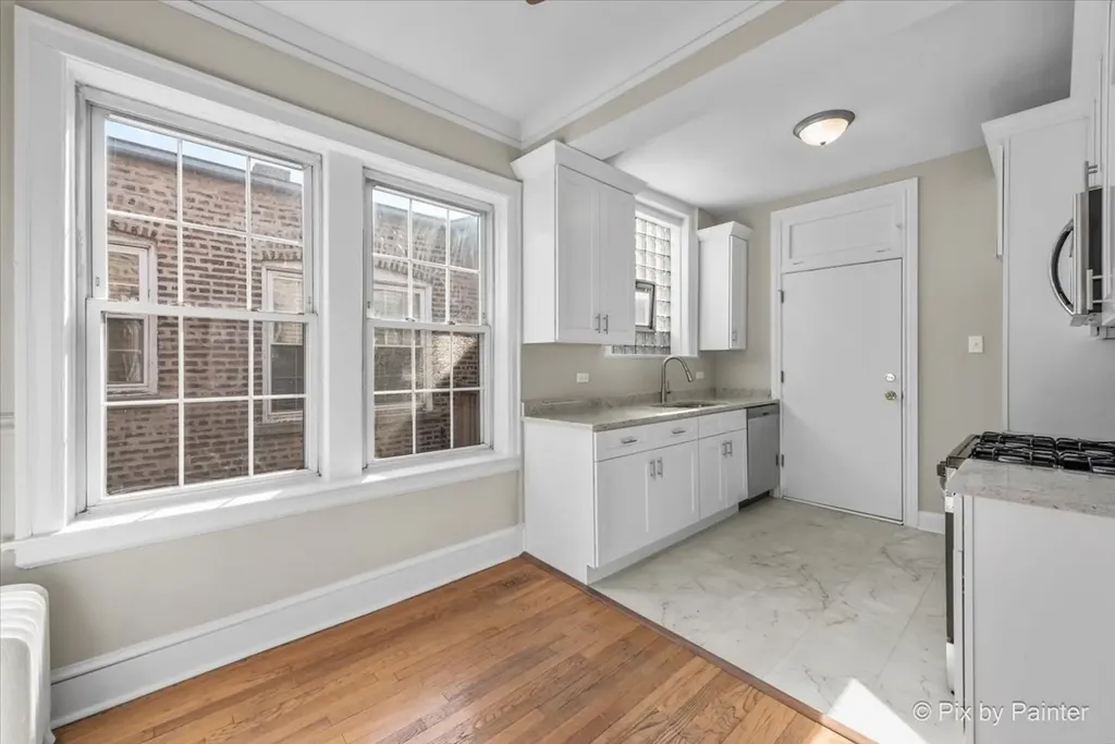 835 East 49th Street Chicago IL 60615