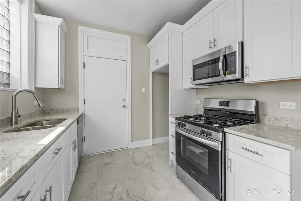 835 East 49th Street Chicago IL 60615