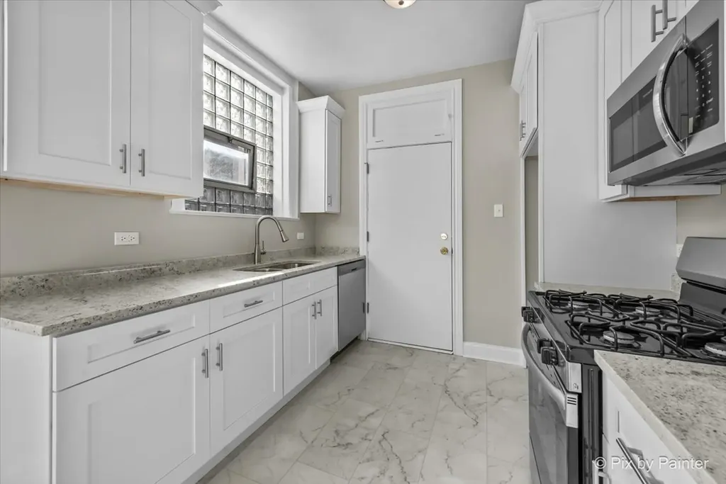 835 East 49th Street Chicago IL 60615