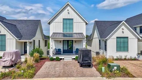 32 Waterside Way Ottawa IL 61350
