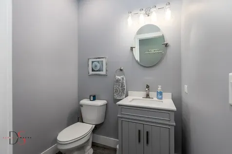 32 Waterside Way Ottawa IL 61350