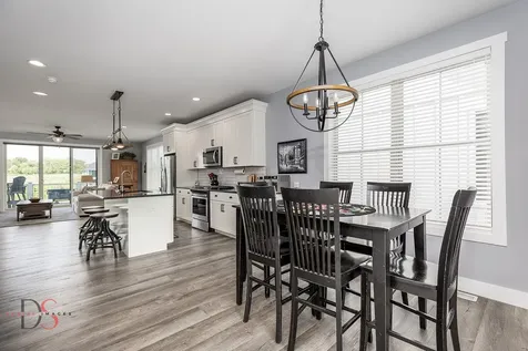 32 Waterside Way Ottawa IL 61350