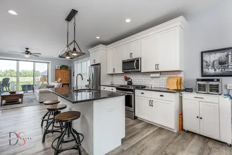 32 Waterside Way Ottawa IL 61350