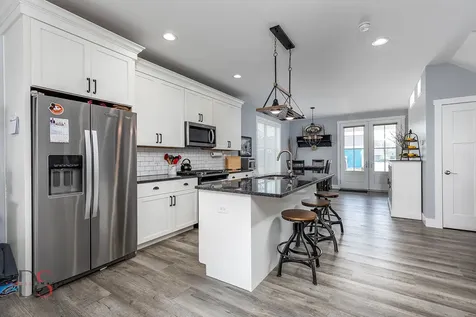 32 Waterside Way Ottawa IL 61350