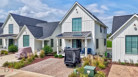 32 Waterside Way Ottawa IL 61350