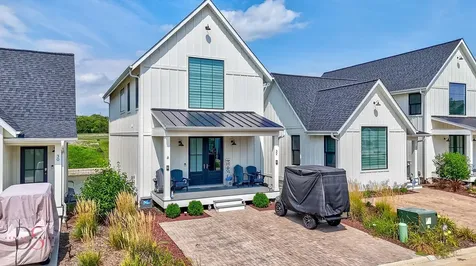 32 Waterside Way Ottawa IL 61350