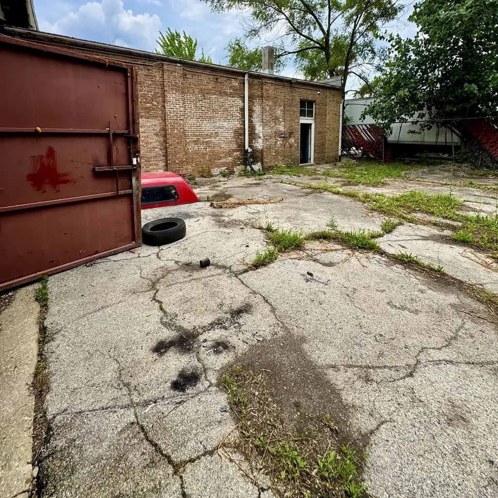 10610 South Vincennes Avenue Chicago IL 60643