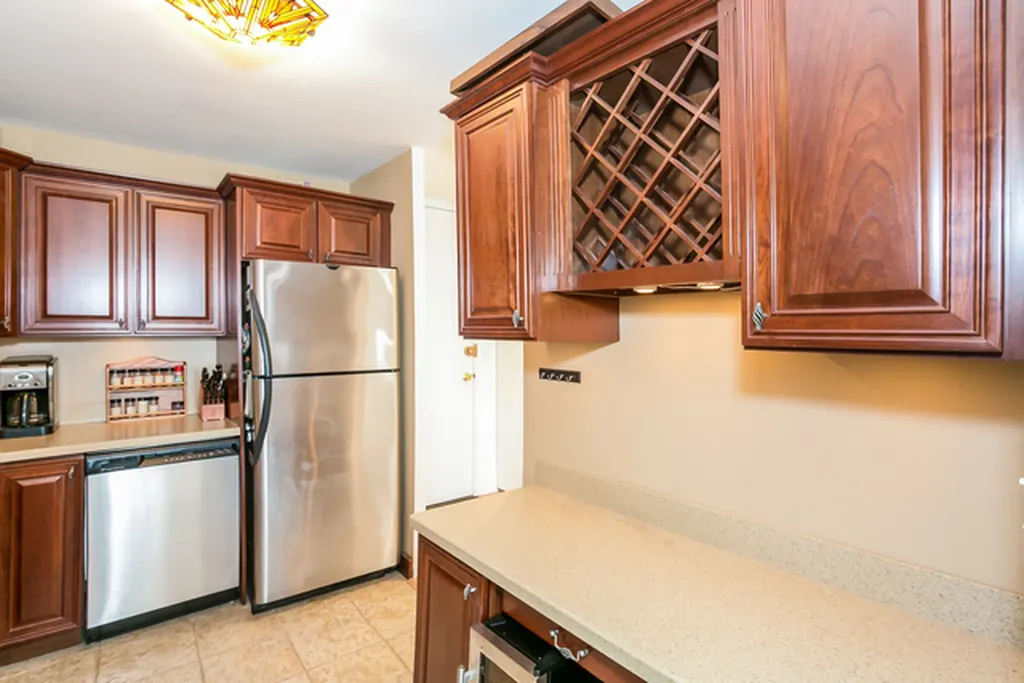 1660 North La Salle Drive Chicago IL 60614