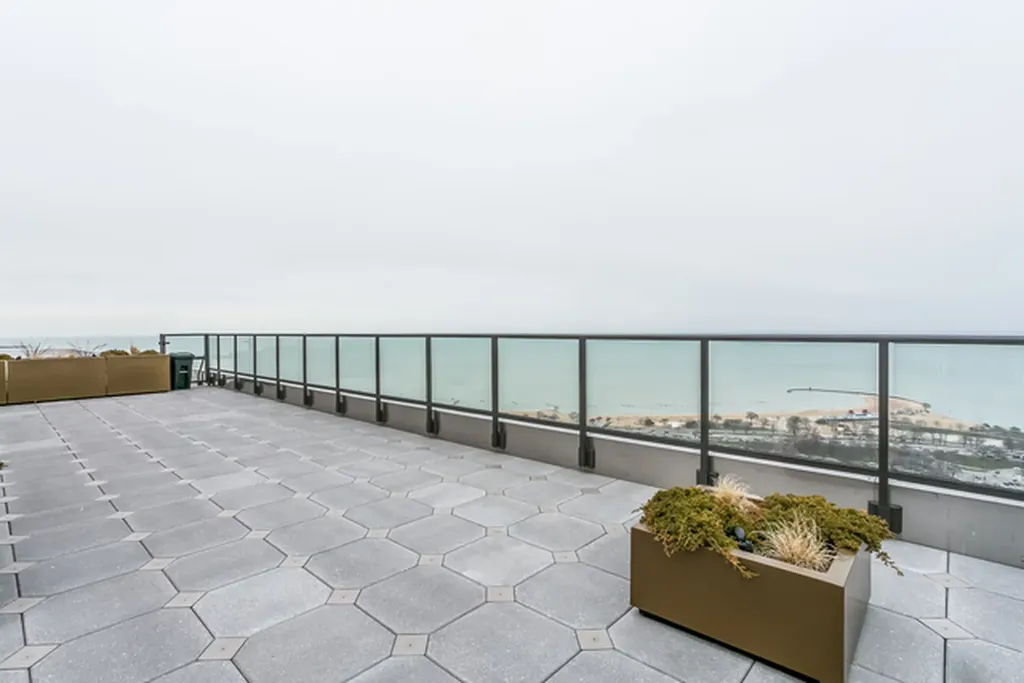 1660 North La Salle Drive Chicago IL 60614