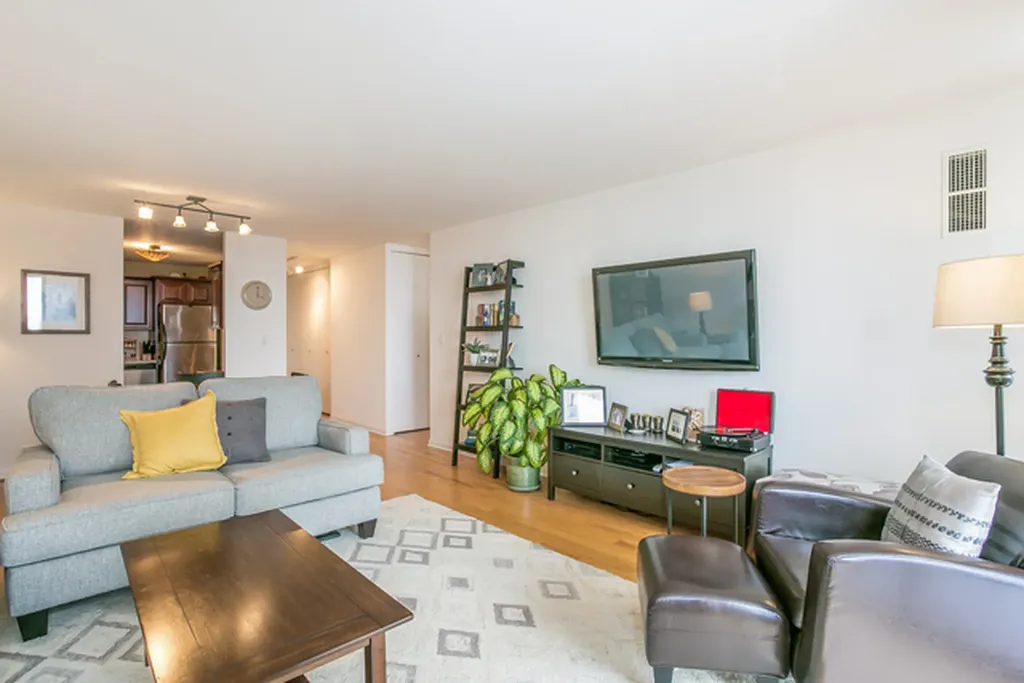 1660 North La Salle Drive Chicago IL 60614