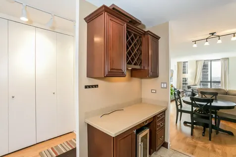 1660 North La Salle Drive Chicago IL 60614