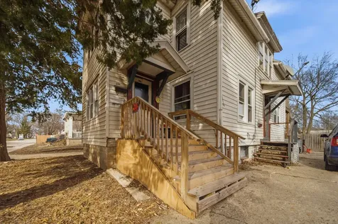 506 Ave F Sterling IL 61081