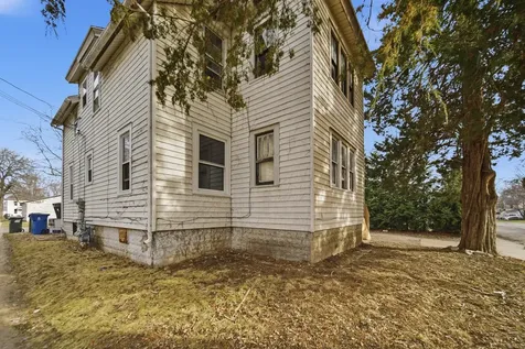 506 Ave F Sterling IL 61081