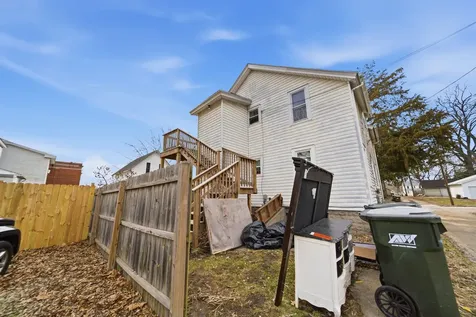 506 Ave F Sterling IL 61081
