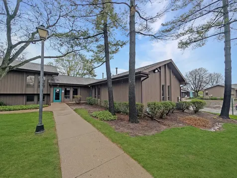 4302 Unit J/H West Crystal Lake Road Mchenry IL 60050