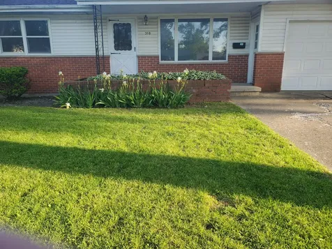 318 East Park Court Gilman IL 60938