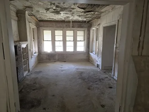 7923 South Calumet Avenue Chicago IL 60619