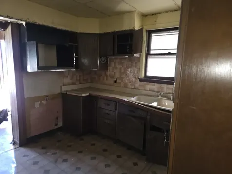 7923 South Calumet Avenue Chicago IL 60619