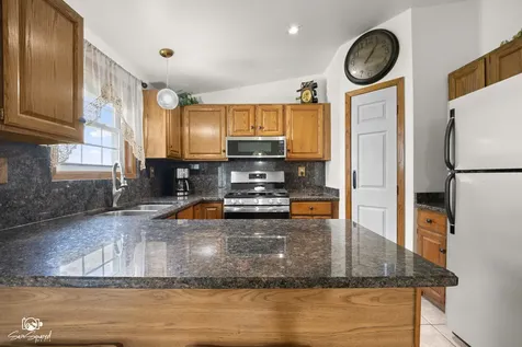 27057 South Woodlawn Avenue Crete IL 60417