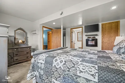 27057 South Woodlawn Avenue Crete IL 60417