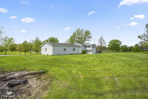 27057 South Woodlawn Avenue Crete IL 60417