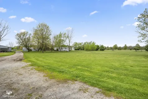 27057 South Woodlawn Avenue Crete IL 60417