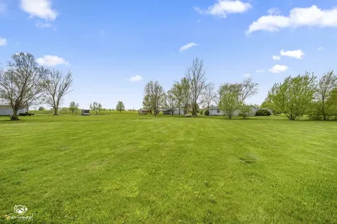 27057 South Woodlawn Avenue Crete IL 60417