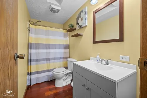 27057 South Woodlawn Avenue Crete IL 60417