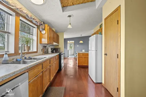 27057 South Woodlawn Avenue Crete IL 60417