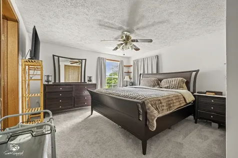 27057 South Woodlawn Avenue Crete IL 60417