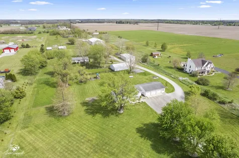 27057 South Woodlawn Avenue Crete IL 60417