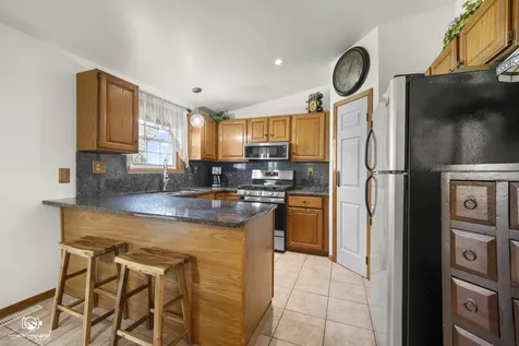 27057 South Woodlawn Avenue Crete IL 60417
