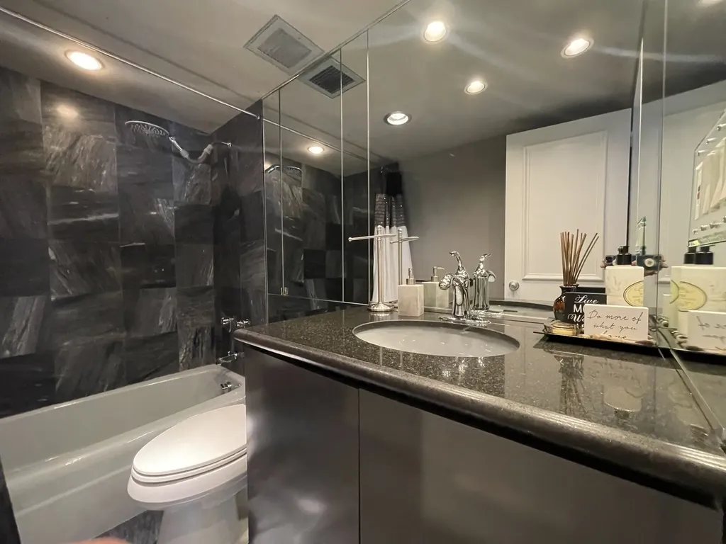 175 East Delaware Place Chicago IL 60611