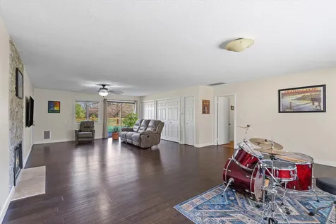 1902 Golf Drive Mahomet IL 61853