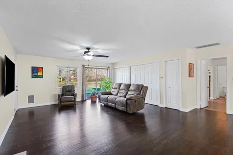 1902 Golf Drive Mahomet IL 61853