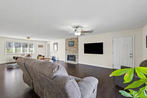 1902 Golf Drive Mahomet IL 61853