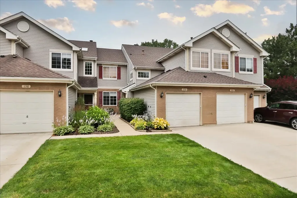 202 Sierra Pass Drive Schaumburg IL 60194
