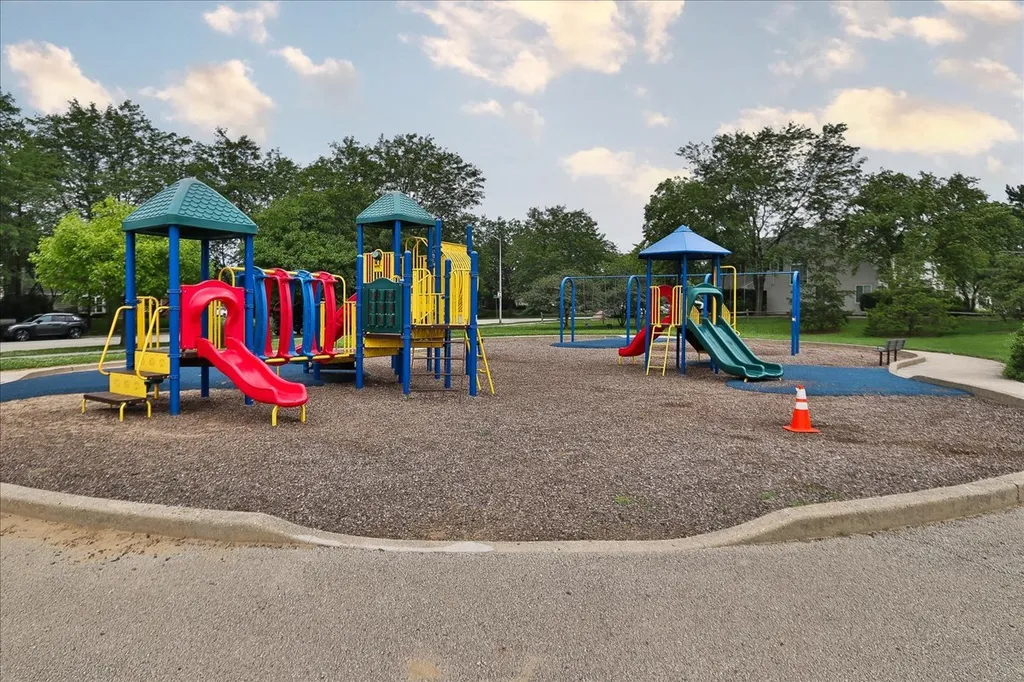 202 Sierra Pass Drive Schaumburg IL 60194