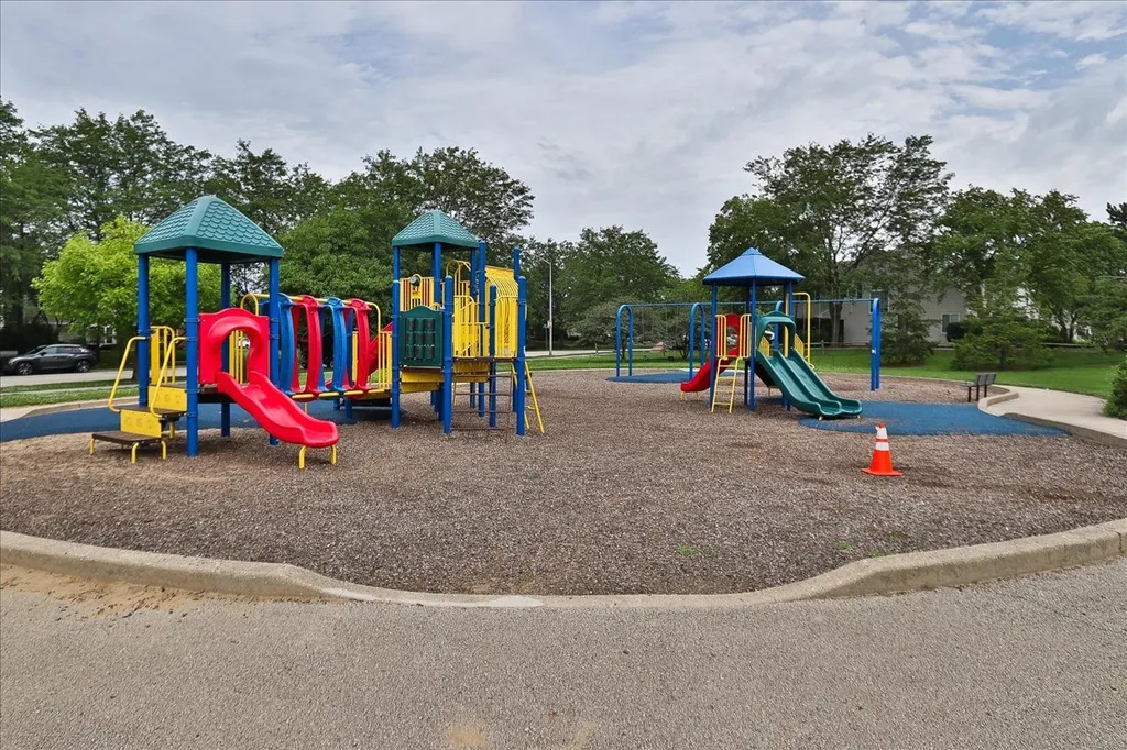 202 Sierra Pass Drive Schaumburg IL 60194