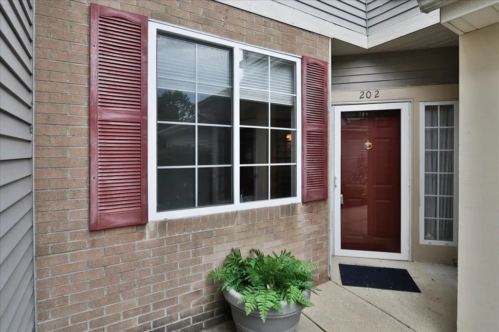 202 Sierra Pass Drive Schaumburg IL 60194