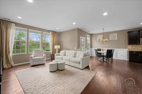 2850 Stoney Creek Drive Elgin IL 60124